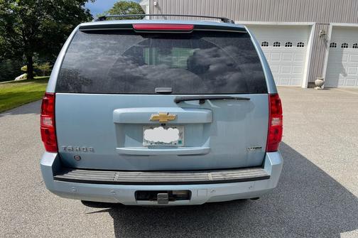 Photo 4 of 17 of 2011 Chevrolet Tahoe LT